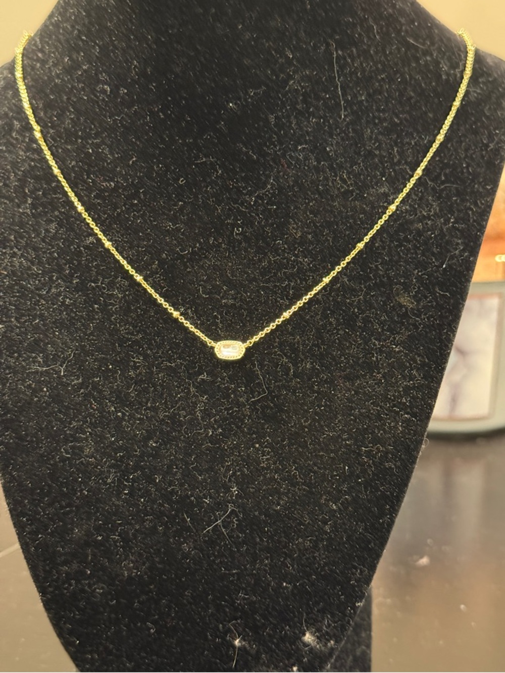 Kendra Scott Mini Elisa necklace in Dichroic Glass